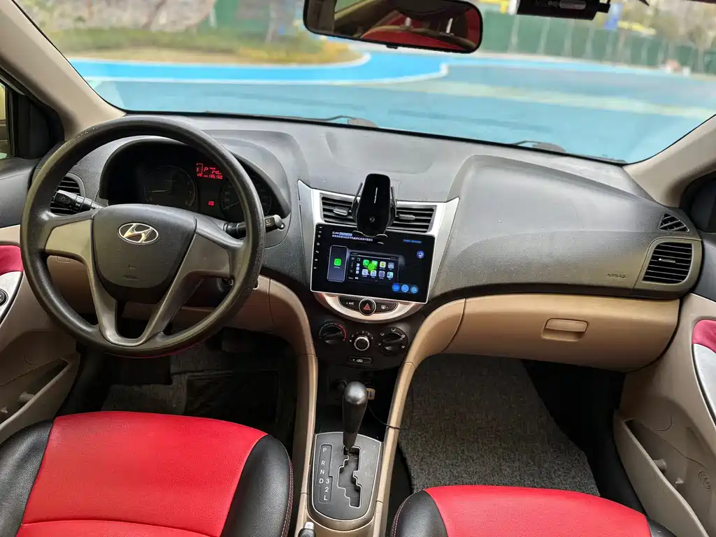Hyundai Verna 2014 — фото 7