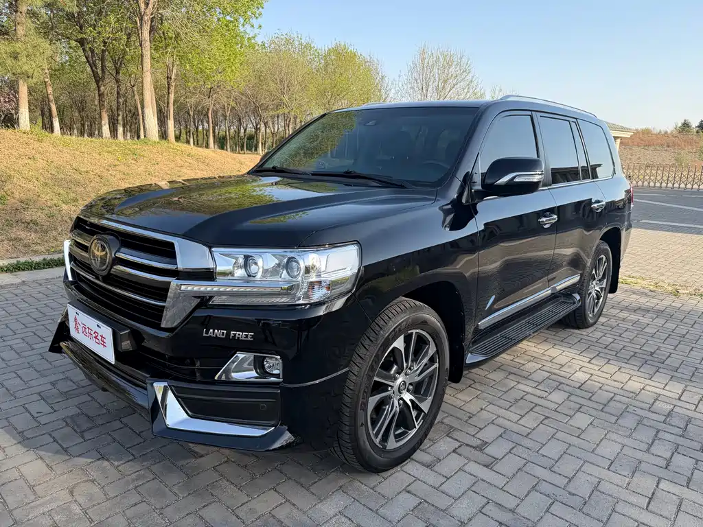 Toyota Land Cruiser 2020 — фото 1