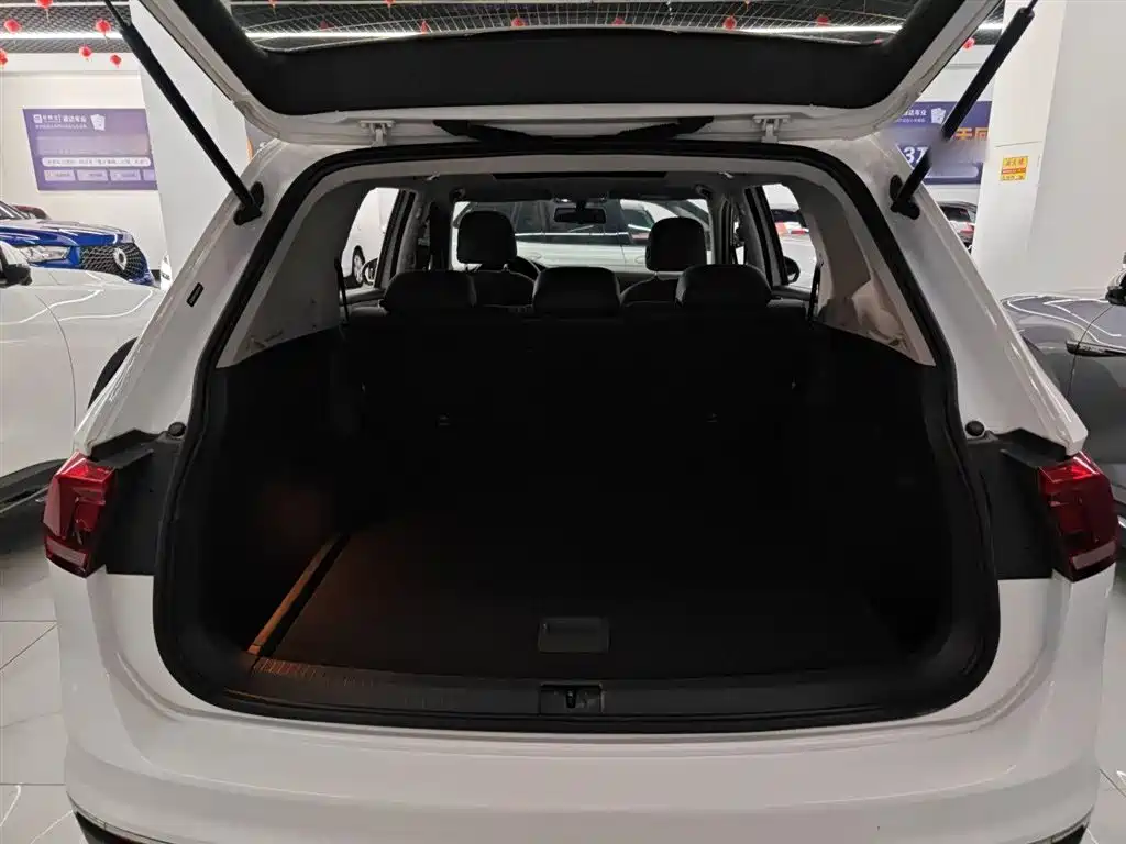 Volkswagen Tiguan L 2020 — фото 19