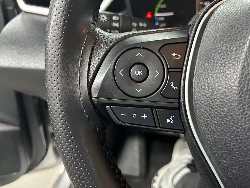 Toyota Corolla 2022 — фото 13
