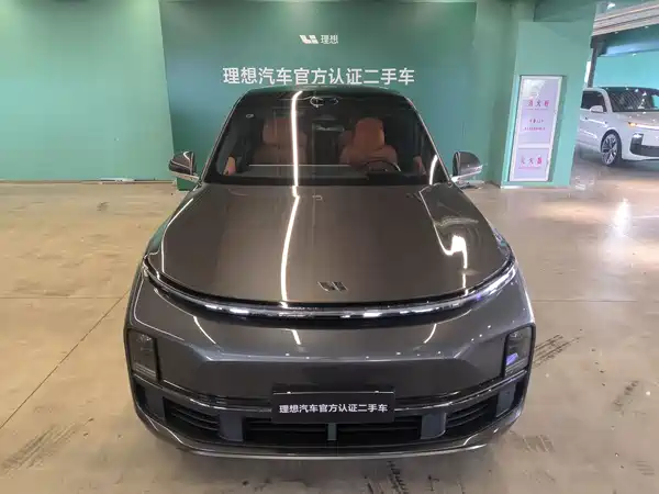 Li Auto L8 2025