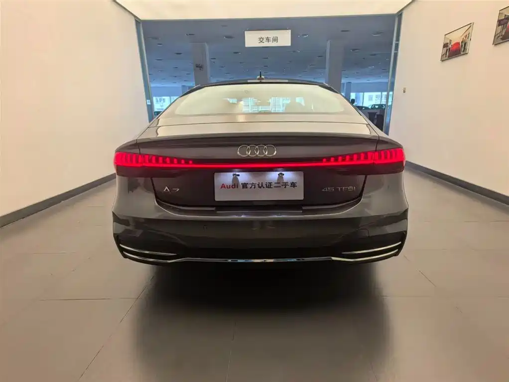 Audi A7 2025 — фото 3