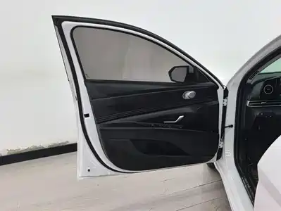 Hyundai Elantra 2025