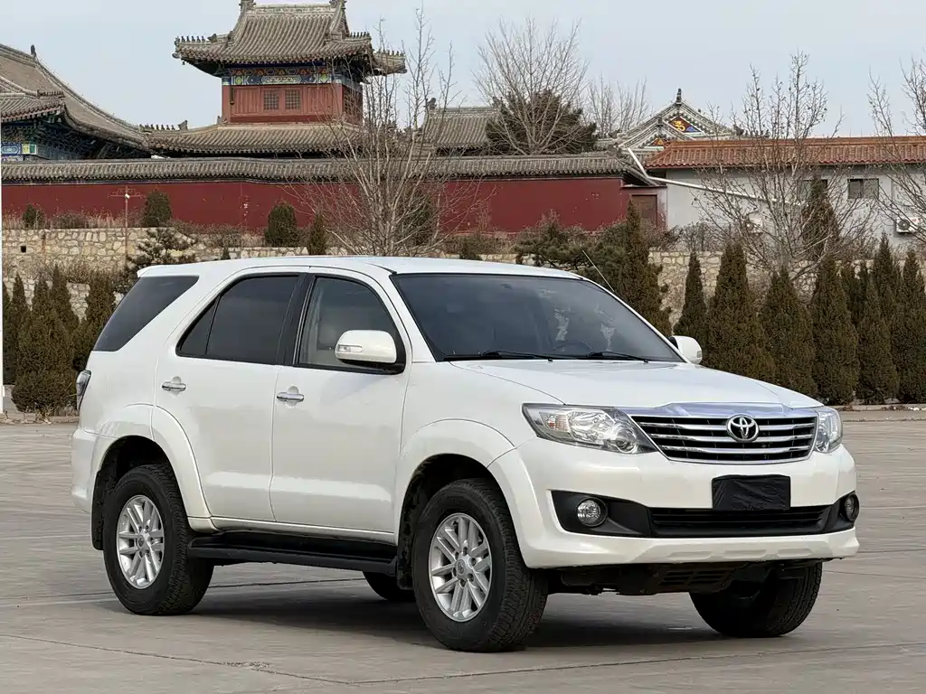 Toyota Fortuner 2016 — фото 3