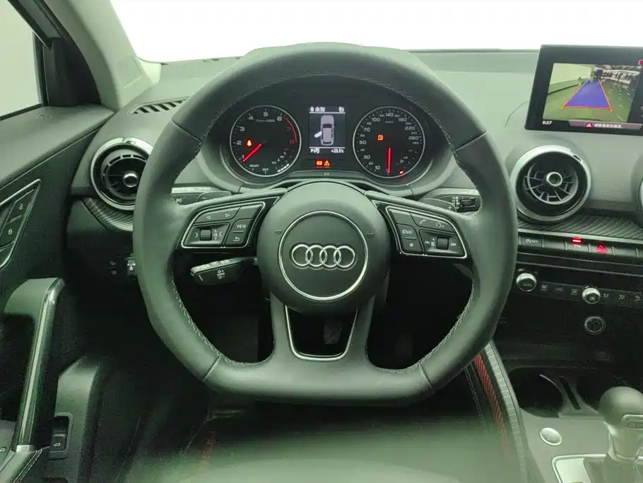 Audi Q2L 2023 — фото 15