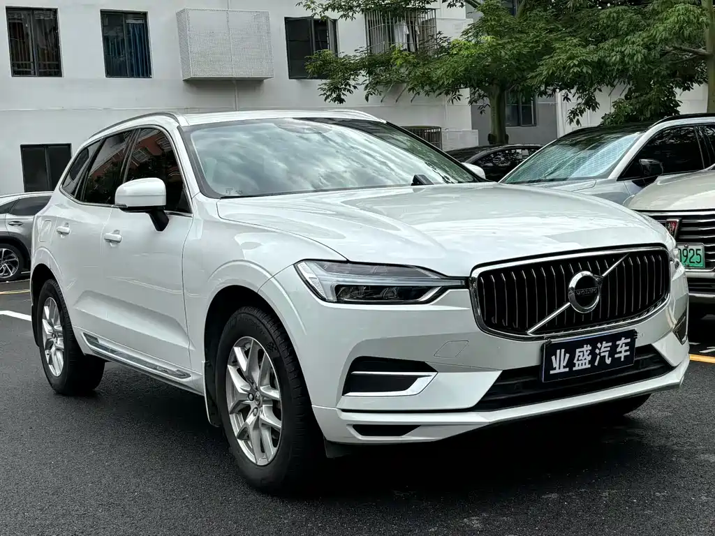 Volvo XC60 2020 — фото 2
