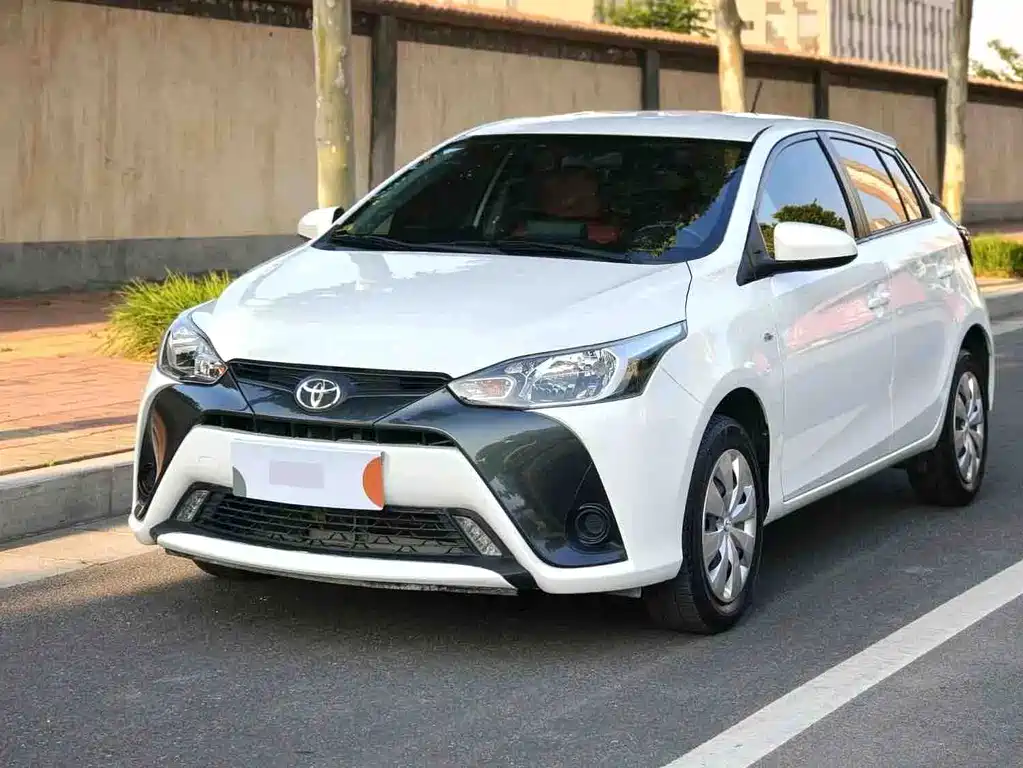 Toyota Yaris L 2022