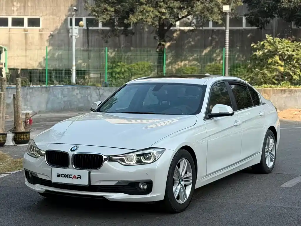 BMW 3 Series 2016 — фото 1