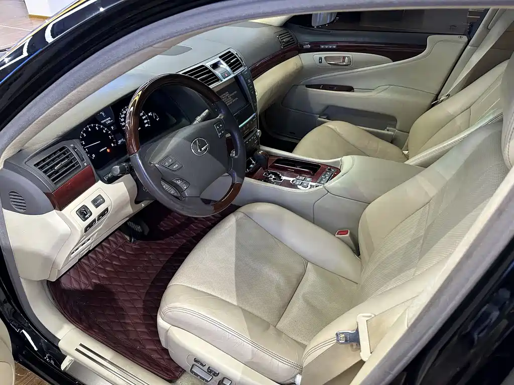 Lexus LS 2012 — фото 9