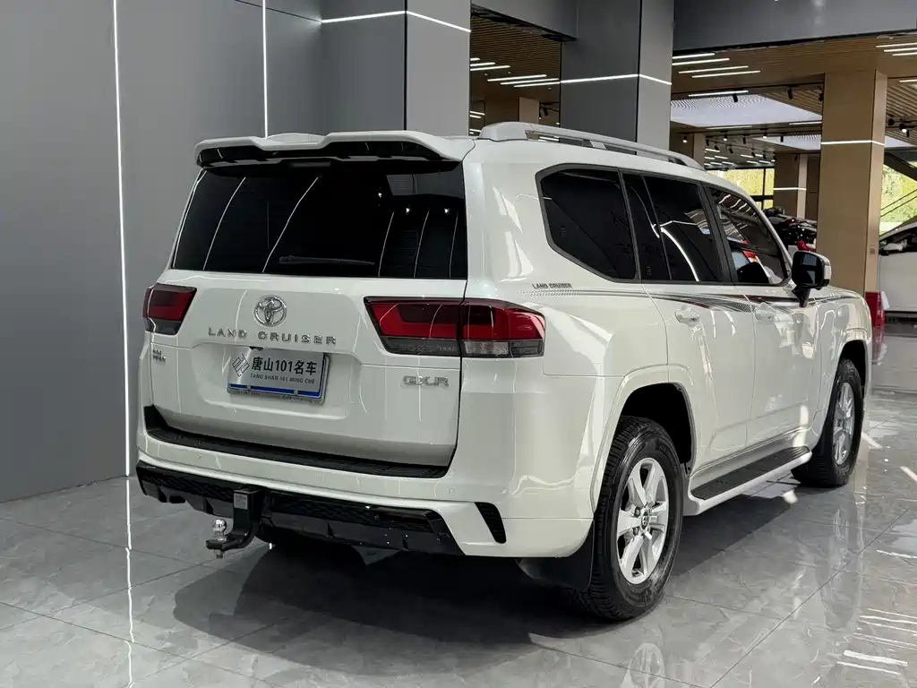 Toyota Land Cruiser 2024 — фото 7