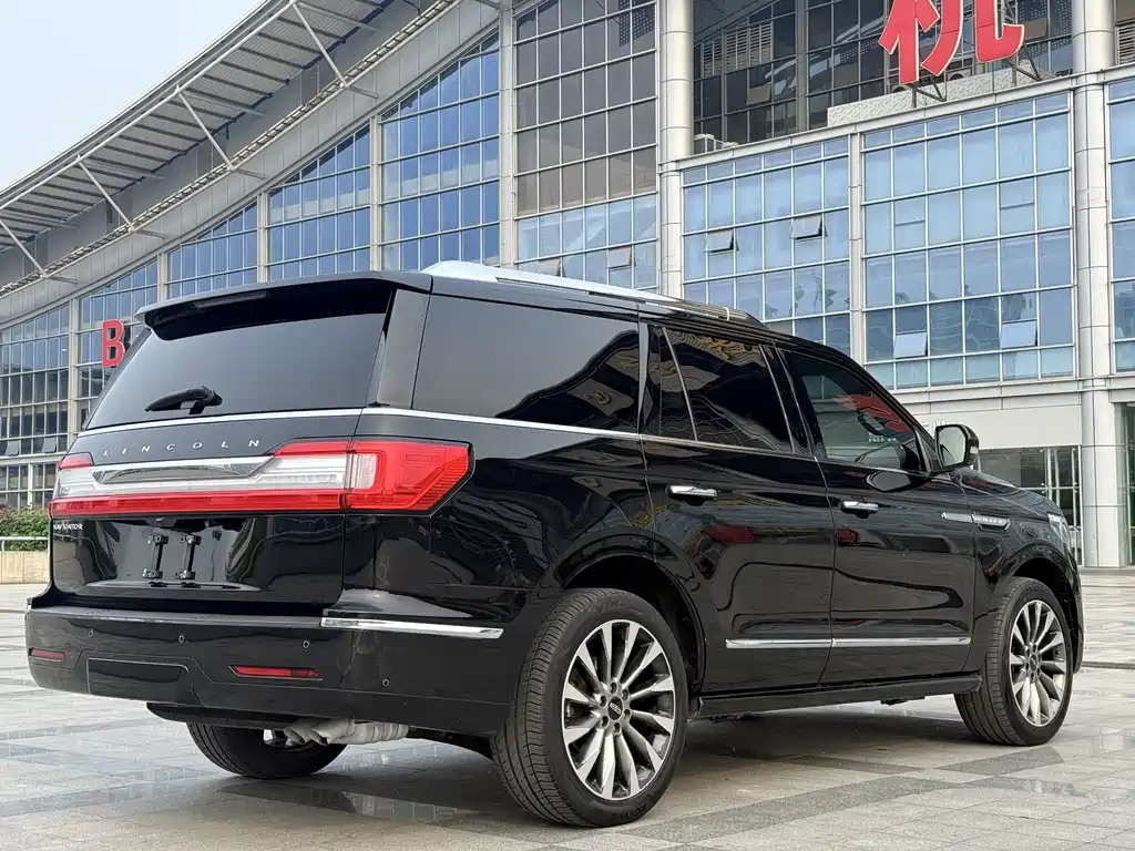 Lincoln Navigator 2018 — фото 4