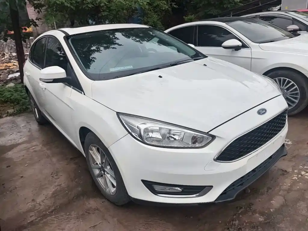 Ford Focus 2016 — фото 22