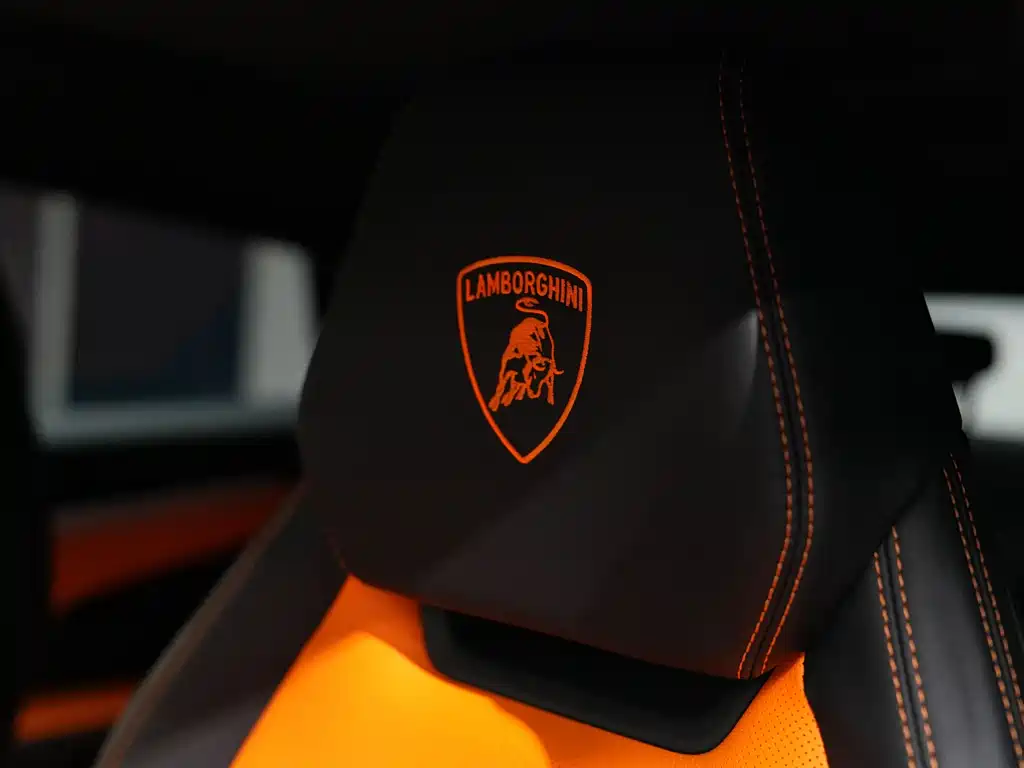 Lamborghini Urus 2021 — фото 31