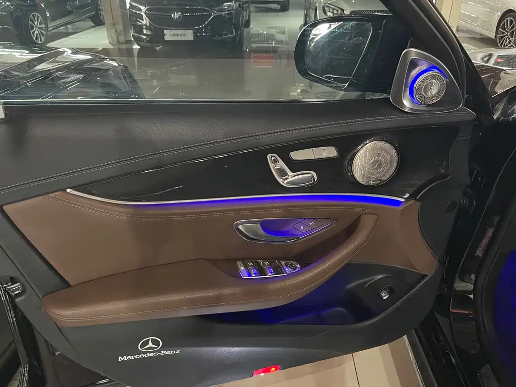 Mercedes-Benz E-Class 2019 — фото 11