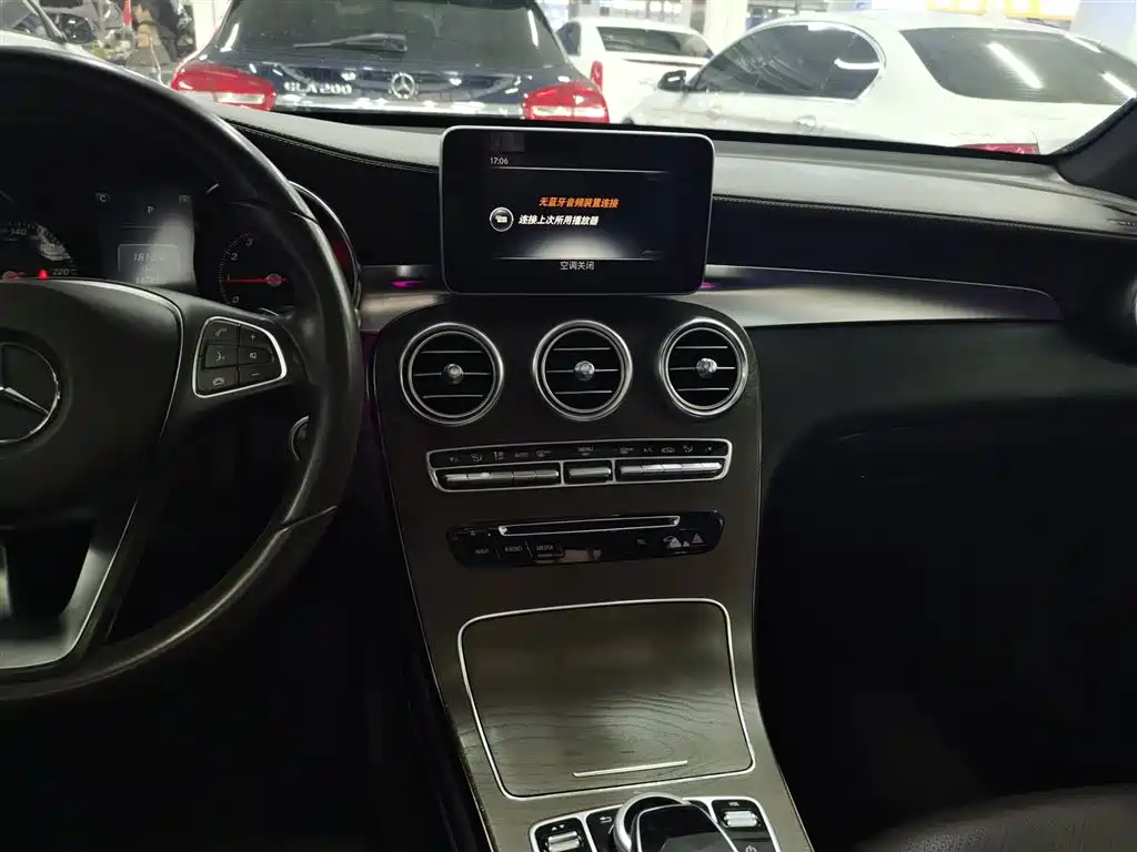 Mercedes-Benz GLC 2016 — фото 13