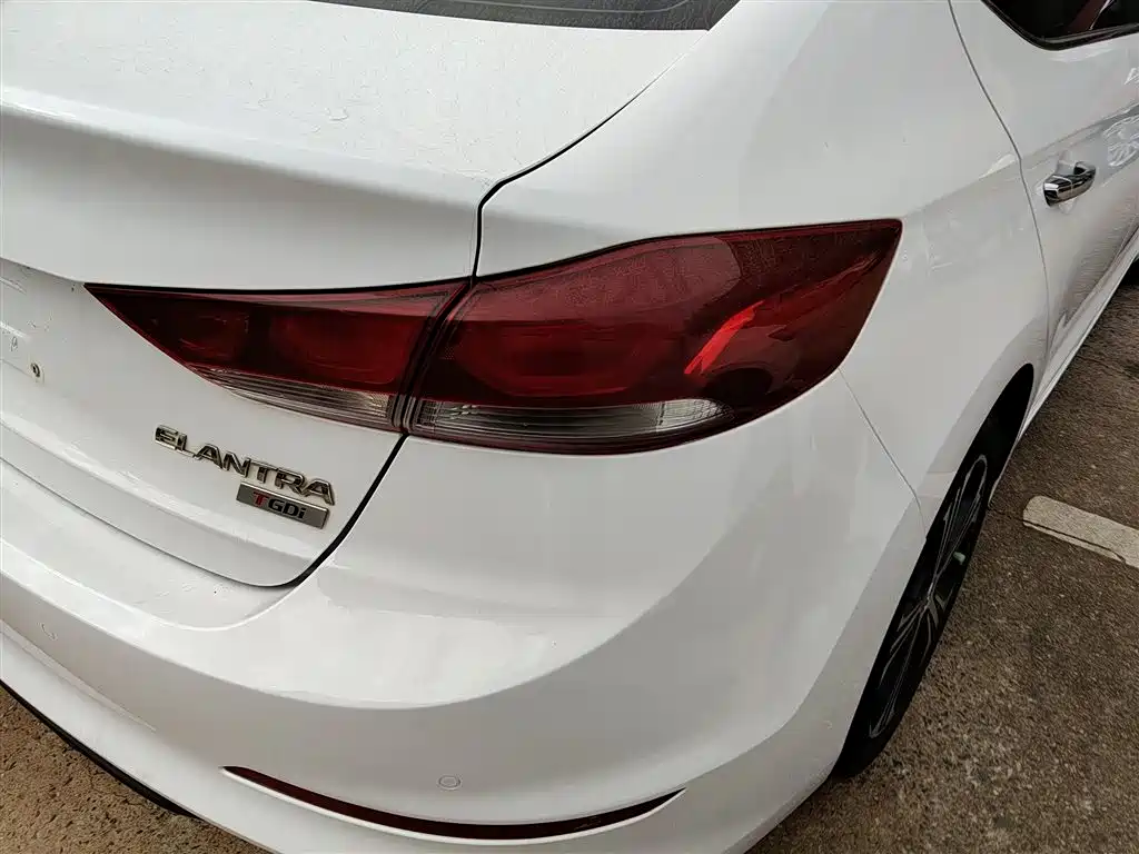 Hyundai Elantra 2019 — фото 8