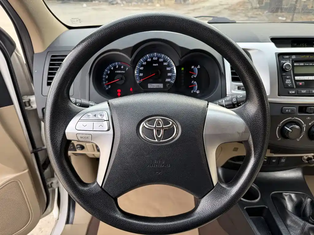 Toyota Fortuner 2016 — фото 19