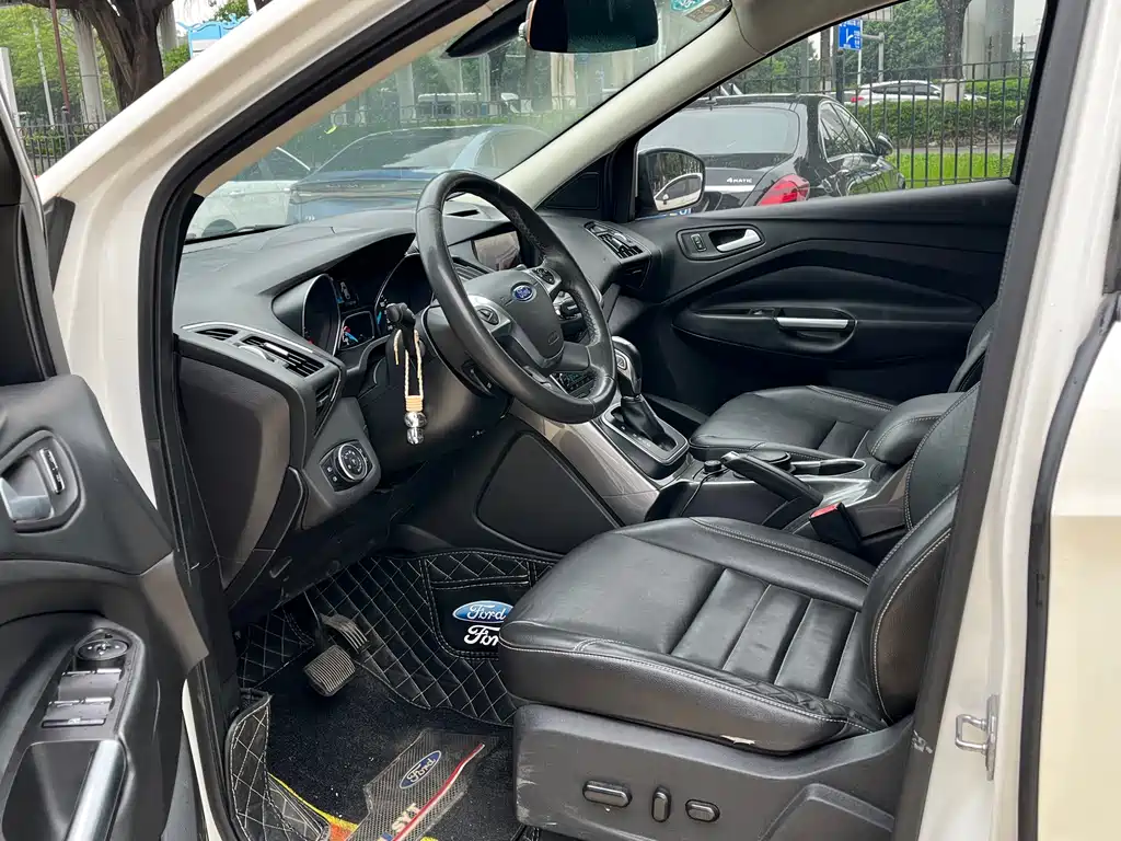 Ford Kuga 2016 — фото 10