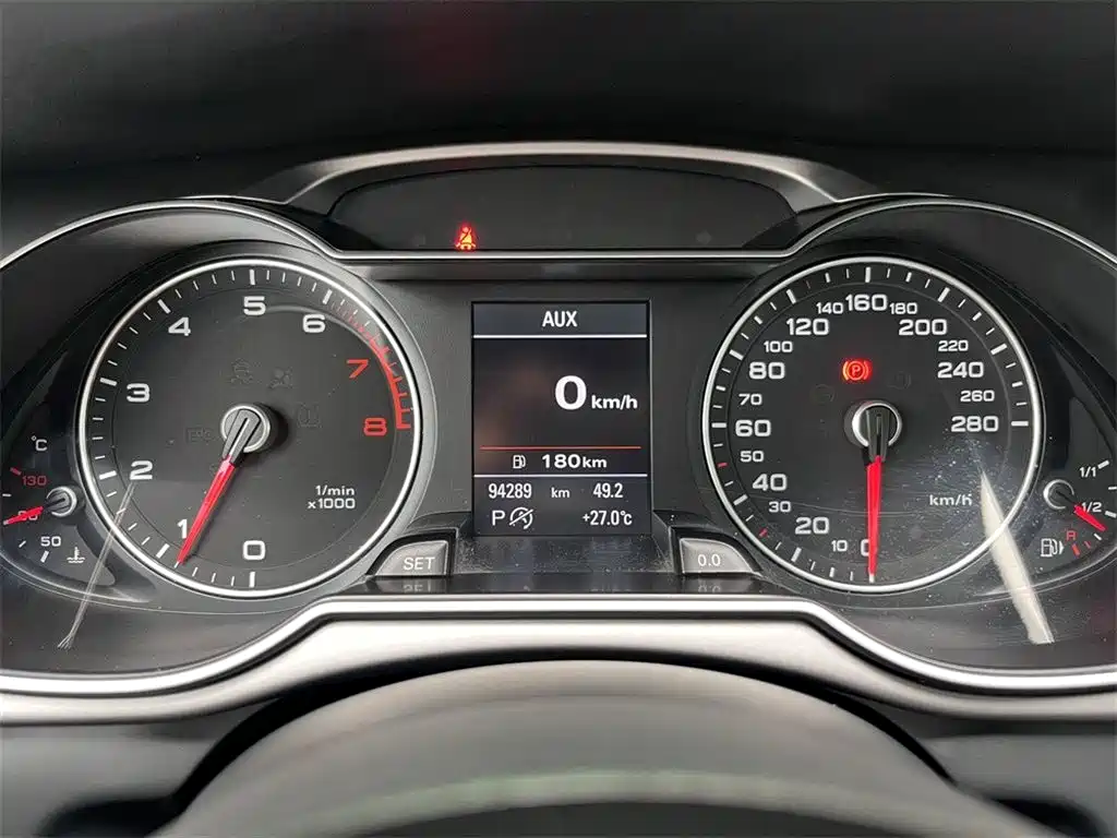 Audi A4 2014 — фото 10