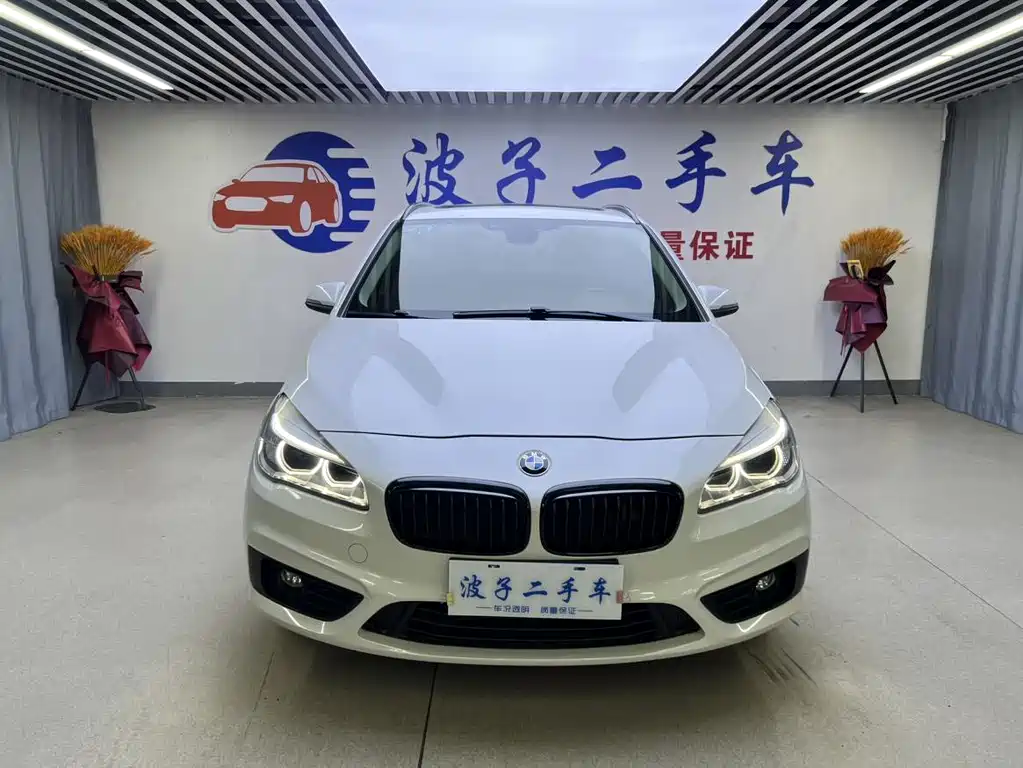 BMW 2 Series Active Tourer 2017 — фото 2