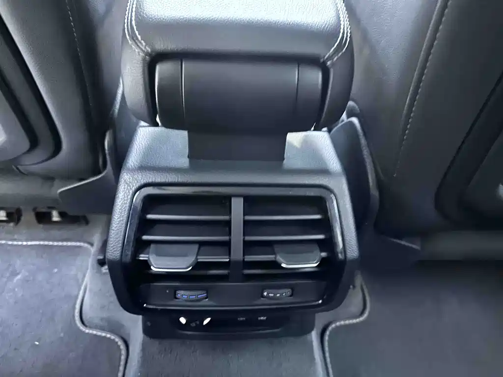 Audi Q3 2023 — фото 15