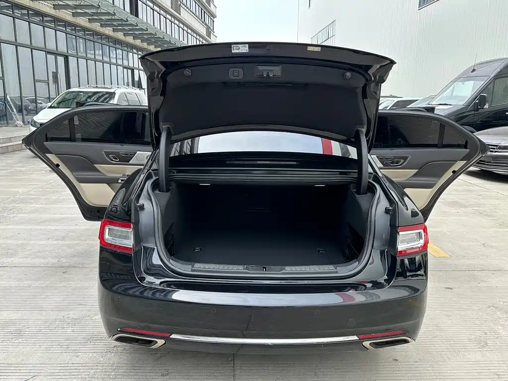 Lincoln Continental 2018 — фото 8