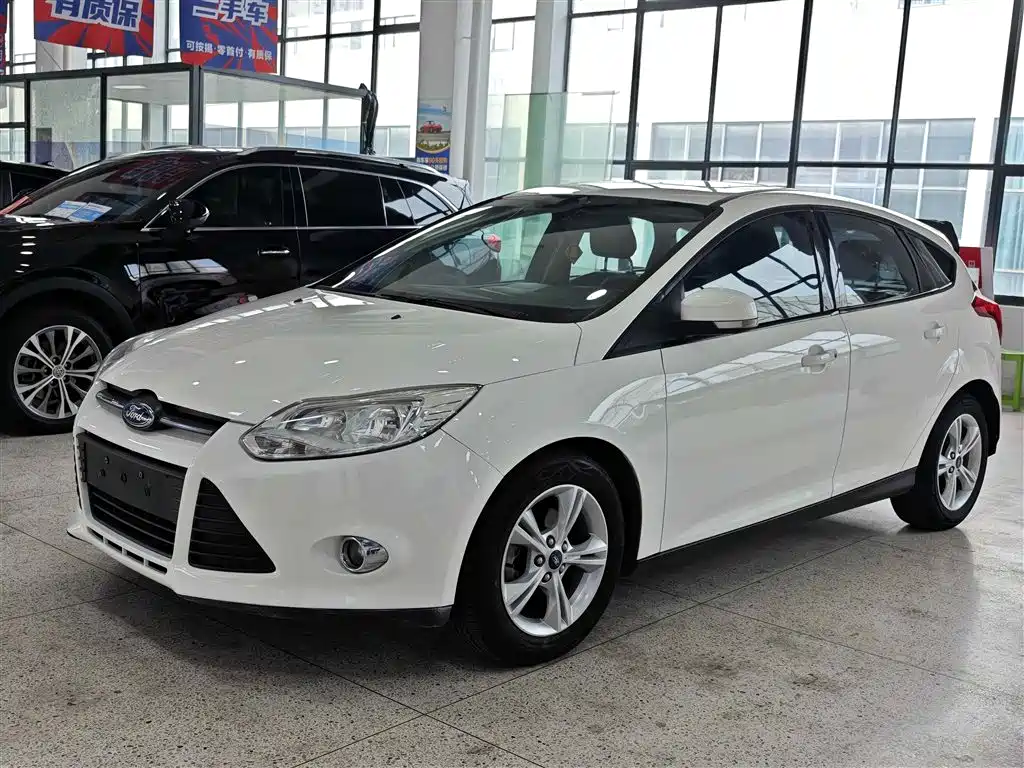 Ford Focus 2014 — фото 1