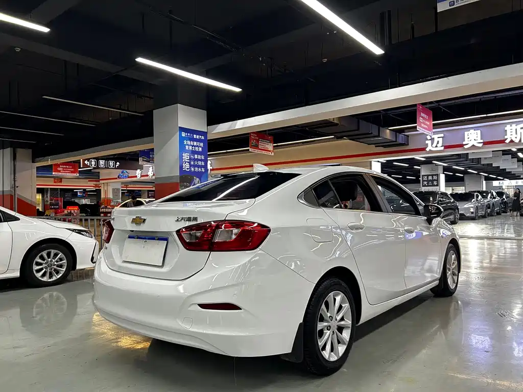 Chevrolet Cruze 2019 — фото 10