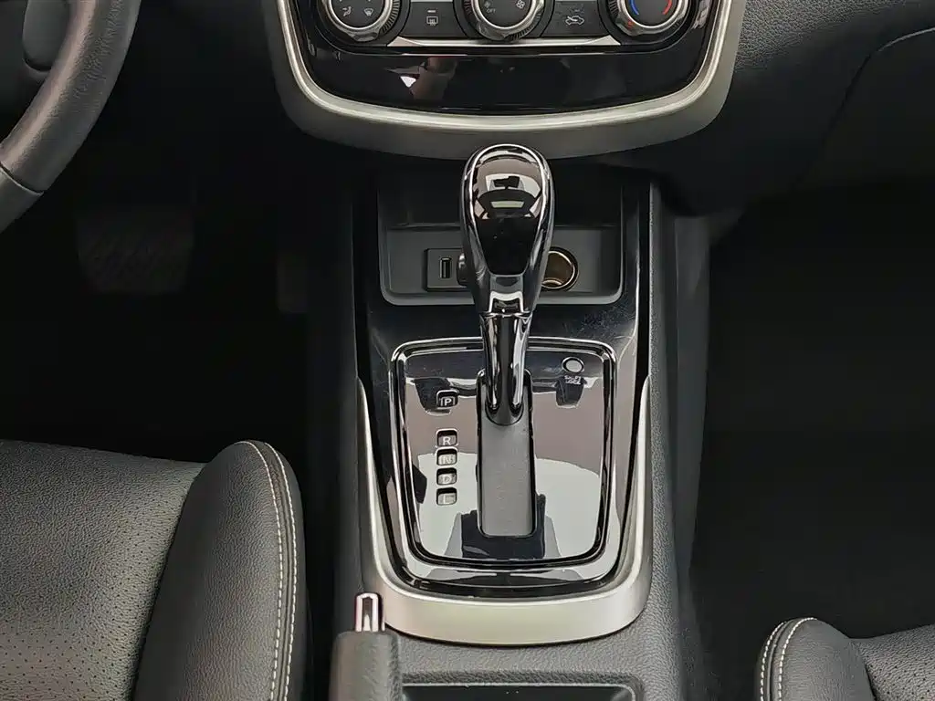 Nissan Tiida 2021 — фото 13