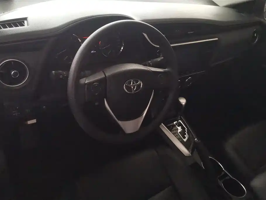 Toyota Corolla 2019 — фото 12