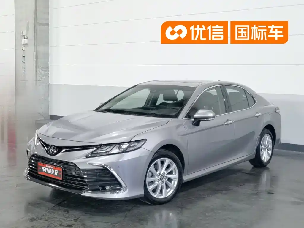 Toyota Camry 2023 — фото 1