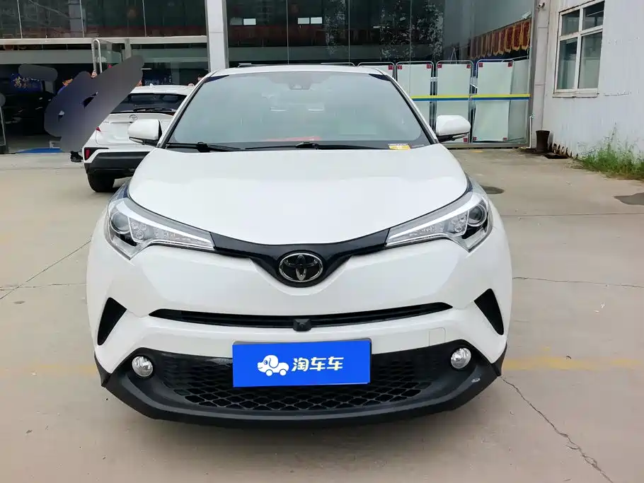 Toyota C-HR 2020 — фото 2