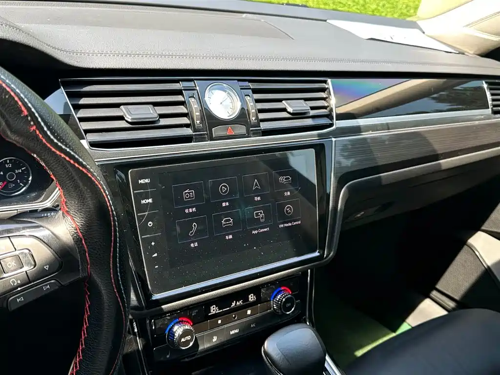 Volkswagen Phideon 2018 — фото 7