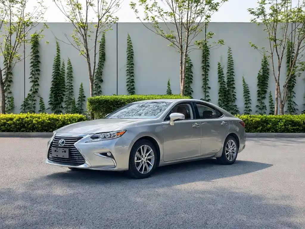 Lexus ES 2017 — фото 1
