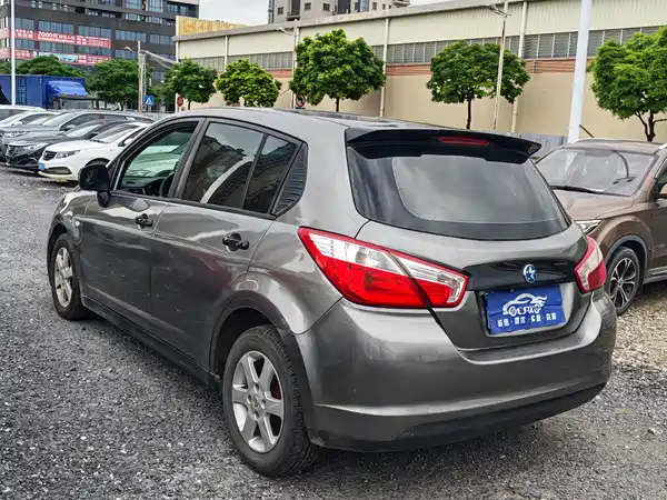 Venucia R50 2014