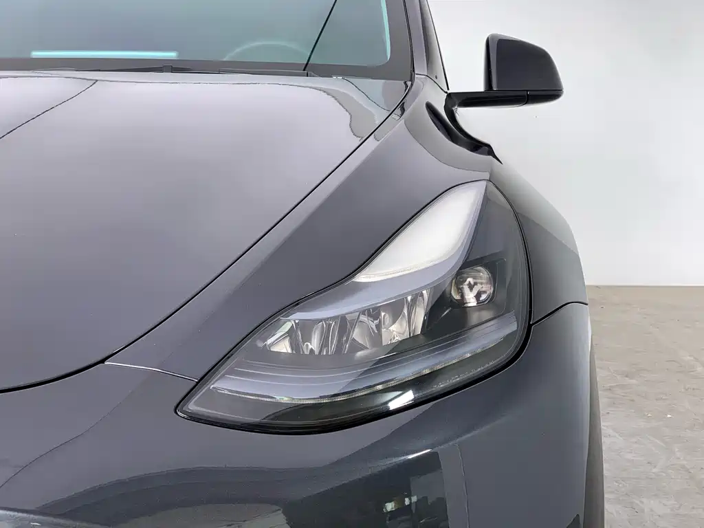 Tesla Model Y 2024 — фото 12