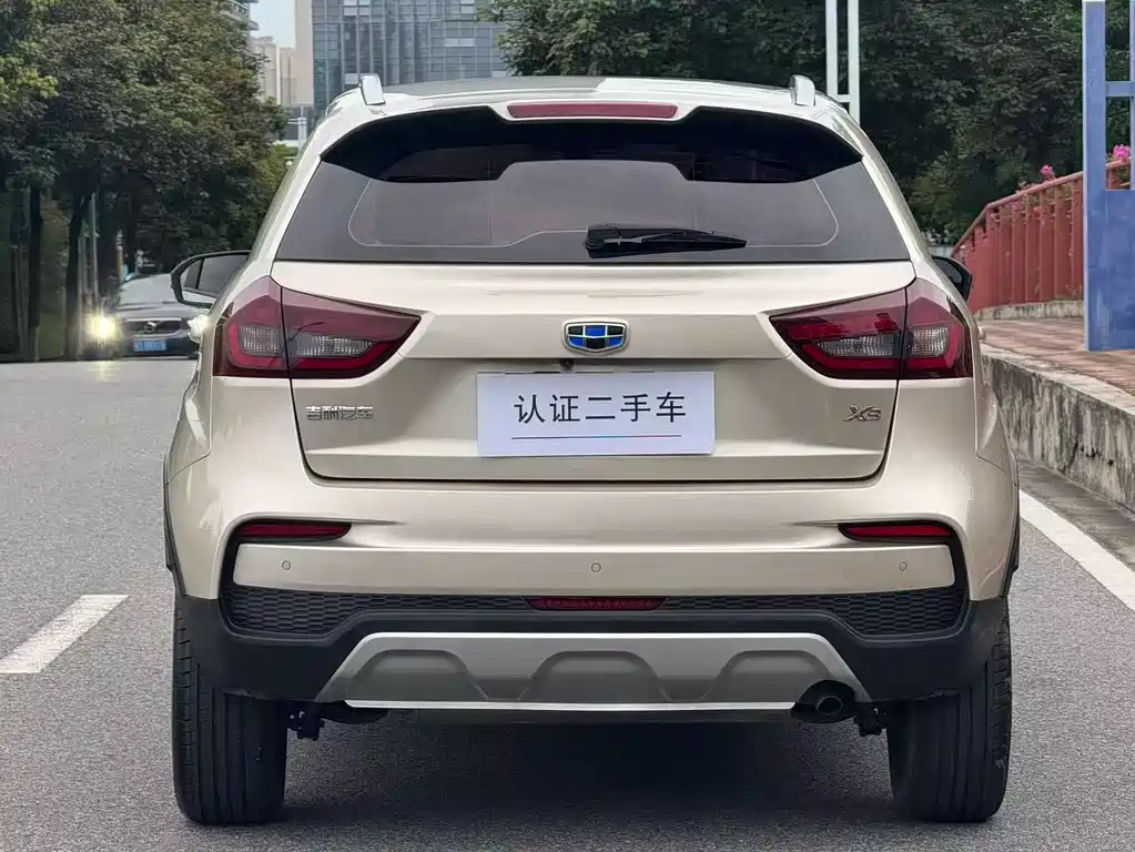 Geely Vision X3 2020 — фото 3