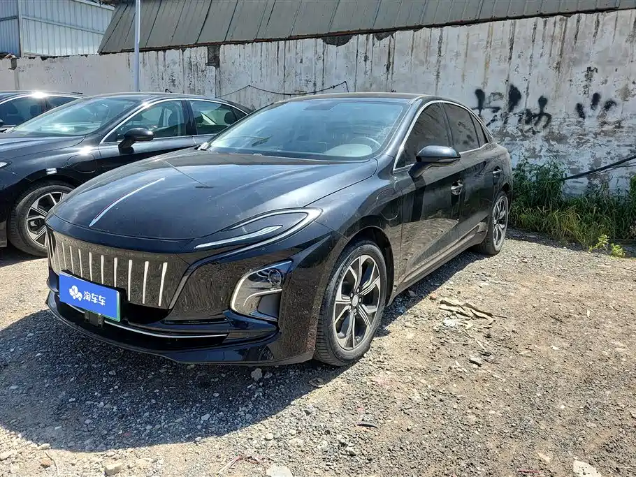Hongqi E-QM5 2023