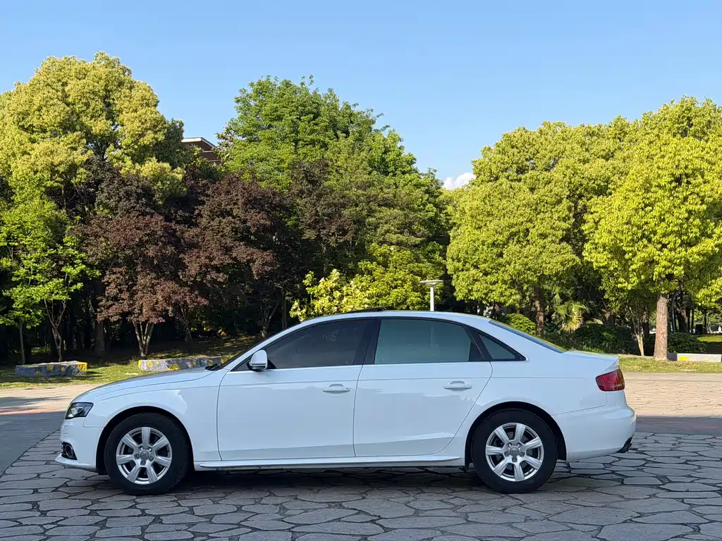 Audi A4L 2012