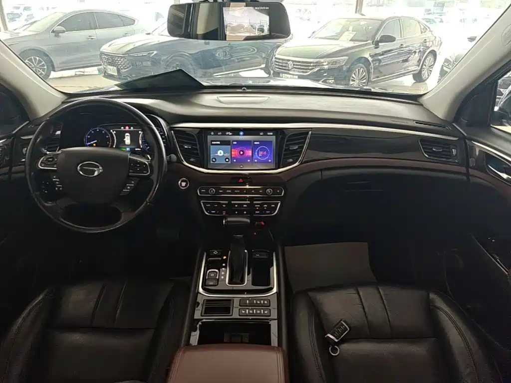 GAC Motor Trumpchi GS8 2017 — фото 10