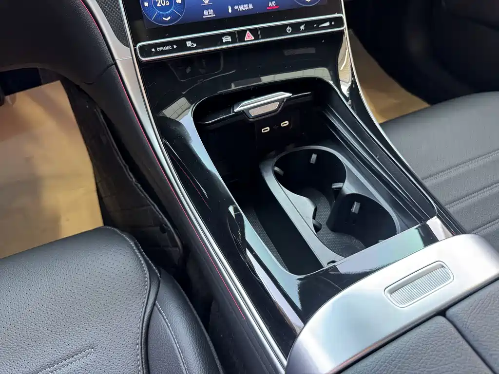 Mercedes-Benz C-Class 2023 — фото 14