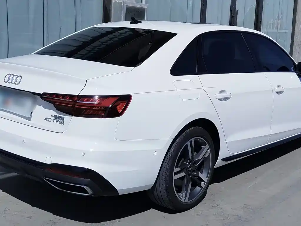 Audi A4L 2023 — фото 5
