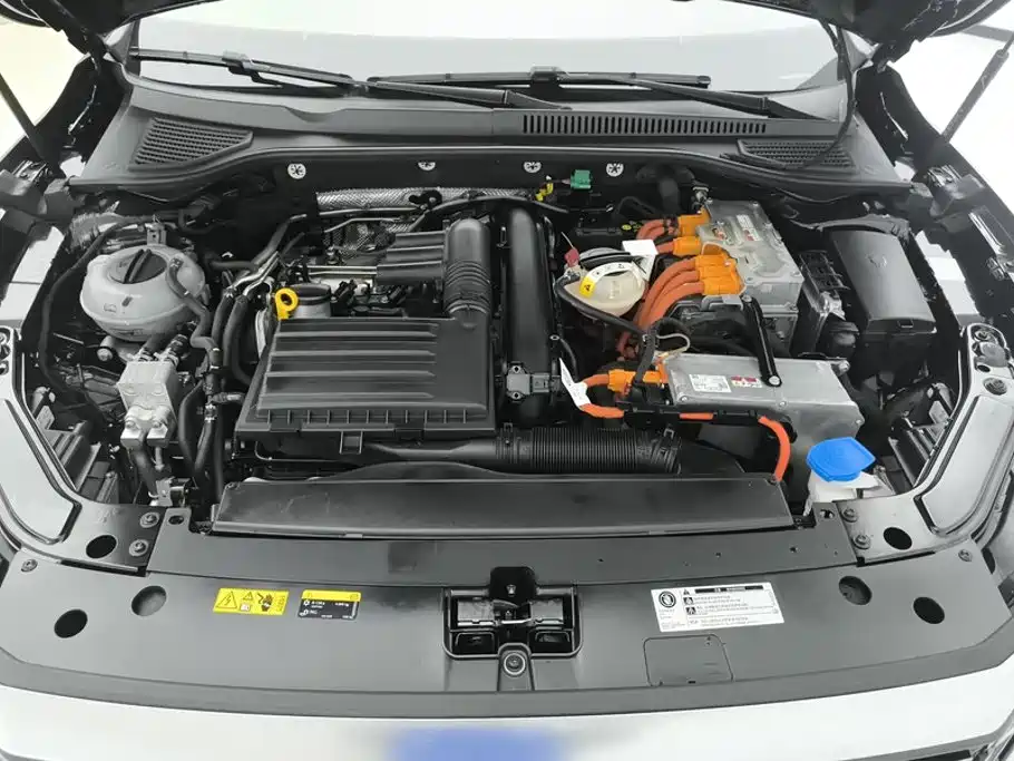 Volkswagen Passat Plug-In Hybrid 2023 — фото 10