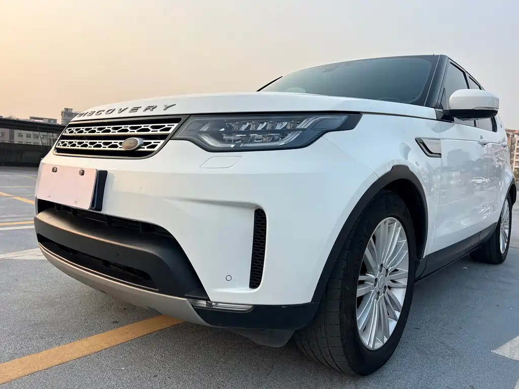 Land Rover Discovery 2017 — фото 9