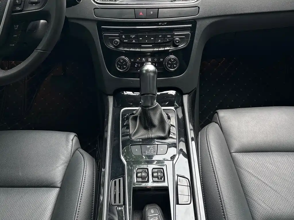Peugeot 508 2016 — фото 14