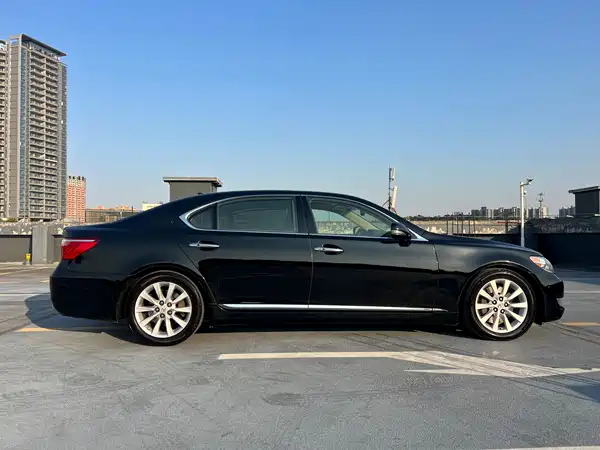 Lexus LS 2010