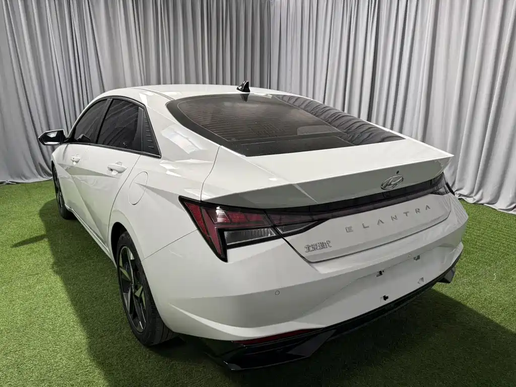 Hyundai Elantra 2023