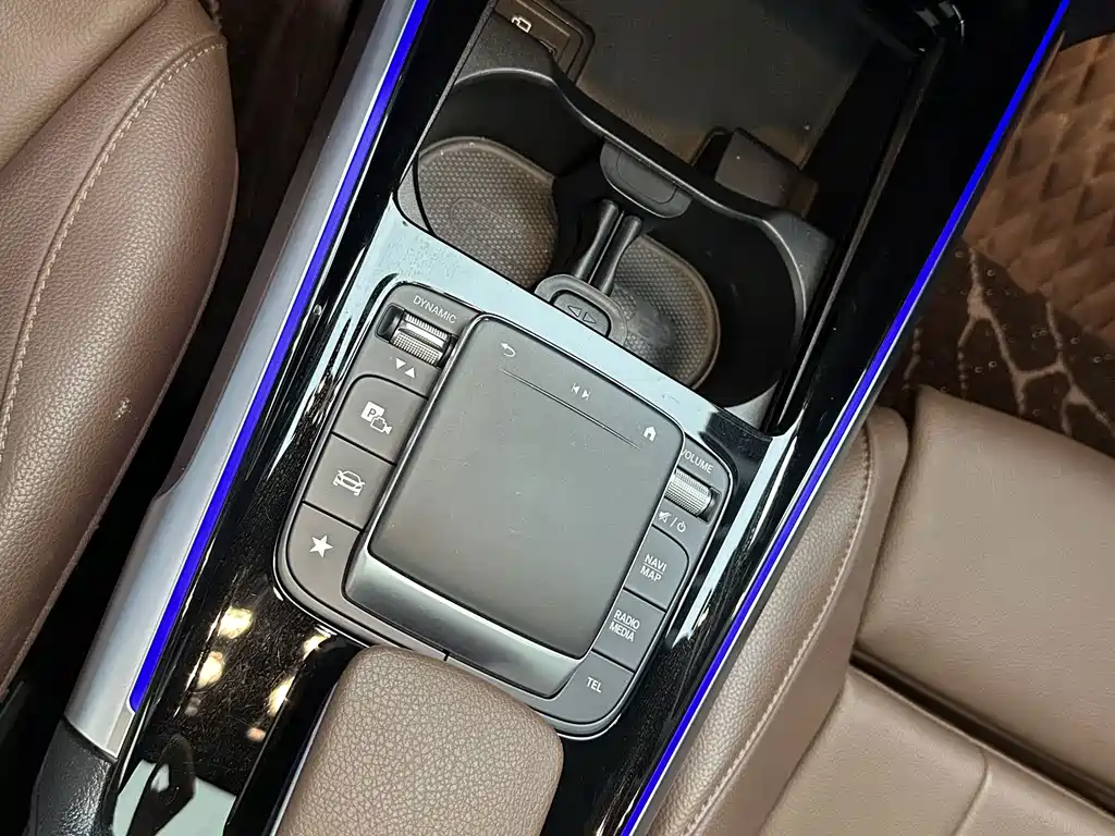 Mercedes-Benz GLB 2021 — фото 14