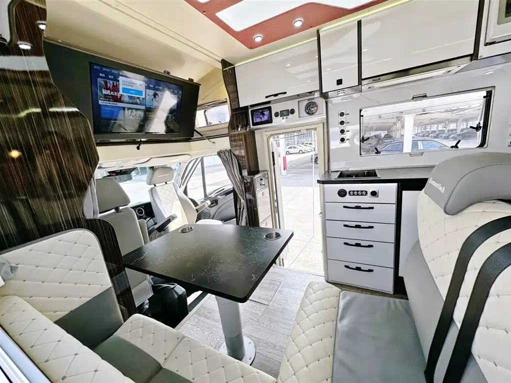 IVECO Ousheng 2023 — фото 16