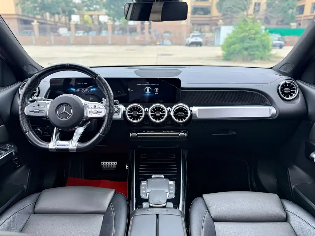 Mercedes-Benz GLB AMG 2022 — фото 14
